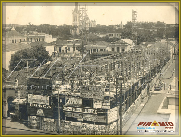 Edificio em obras, visto da sacada do Theatro Pedro II