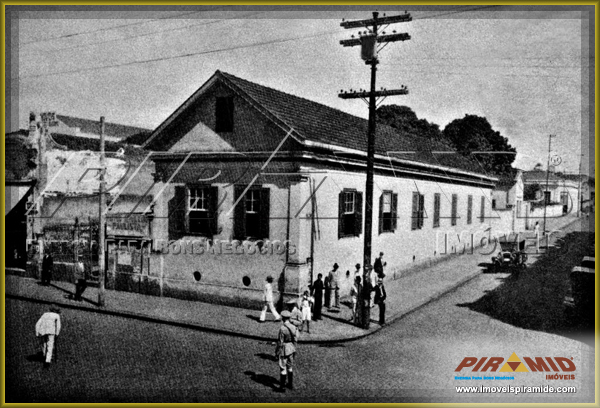 Casa demolida para construo do Edifcio Diederichsen, onde no terreo na parte terrea funciona o Pinguin I (1 edifcio de Ribeiro)