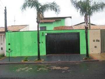 Alugar Casa / Padrão em Ribeirão Preto. apenas R$ 2.500,00