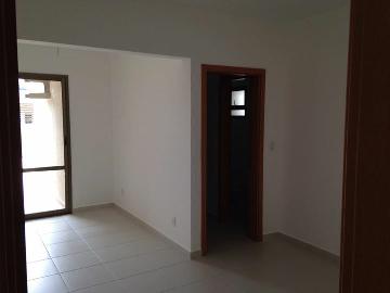 Alugar Apartamento / Padrão em Ribeirão Preto. apenas R$ 285.000,00