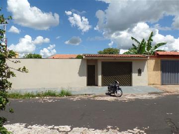 Alugar Casa / Padrão em Ribeirão Preto. apenas R$ 2.100,00