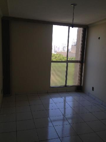 Alugar Apartamento / Padrão em Ribeirão Preto. apenas R$ 850,00