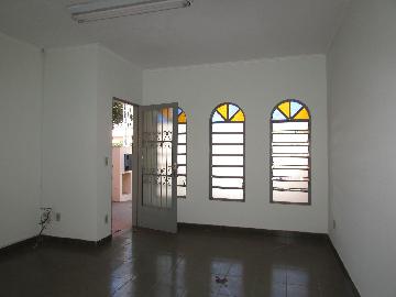 Alugar Casa / Padrão em Ribeirão Preto. apenas R$ 2.200,00