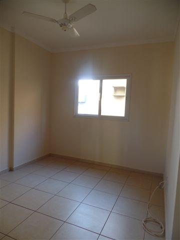 Alugar Apartamento / Padrão em Ribeirão Preto. apenas R$ 750,00