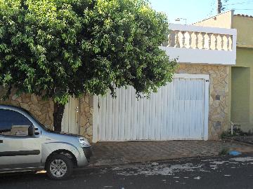 Alugar Casa / Padrão em Ribeirão Preto. apenas R$ 1.300,00