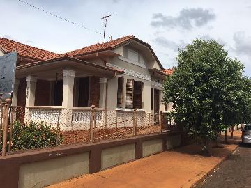 Alugar Casa / Padrão em Jardinópolis. apenas R$ 1.500,00