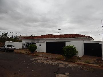 Alugar Casa / Padrão em Ribeirão Preto. apenas R$ 5.000,00