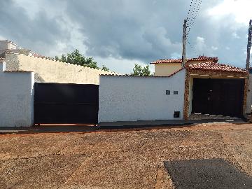 Alugar Casa / Padrão em Ribeirão Preto. apenas R$ 2.200,00