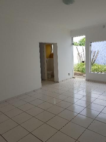 Alugar Casa / Padrão em Ribeirão Preto. apenas R$ 4.500,00