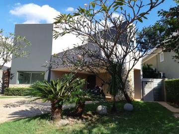 Alugar Casa / Condomínio em Ribeirão Preto. apenas R$ 12.000,00