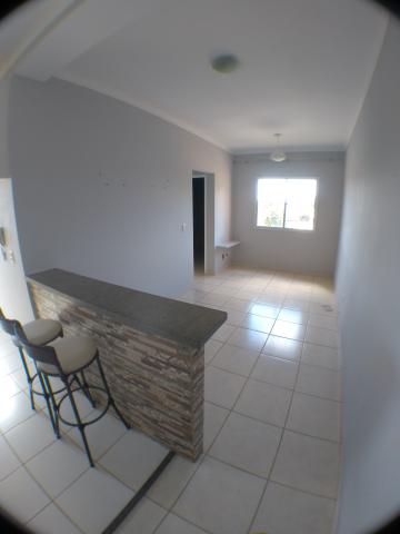 Alugar Apartamento / Padrão em Ribeirão Preto. apenas R$ 850,00