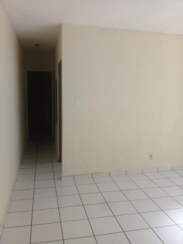 Alugar Apartamento / Padrão em Ribeirão Preto. apenas R$ 490,00