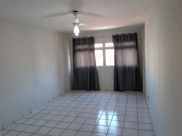 Alugar Apartamento / Padrão em Ribeirão Preto. apenas R$ 650,00