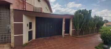 Alugar Casa / Padrão em Ribeirão Preto. apenas R$ 900,00