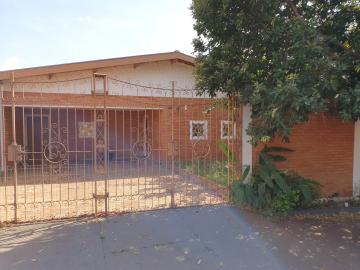 Alugar Casa / Padrão em Ribeirão Preto. apenas R$ 2.000,00