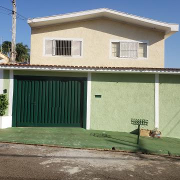 Alugar Casa / Padrão em Ribeirão Preto. apenas R$ 750,00