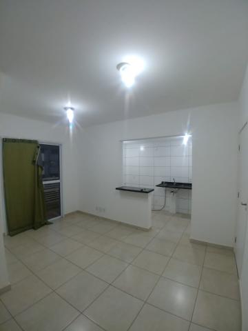 Alugar Apartamento / Padrão em Ribeirão Preto. apenas R$ 750,00