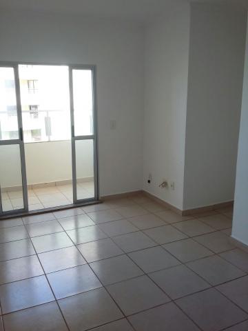 Alugar Apartamento / Padrão em Ribeirão Preto. apenas R$ 950,00