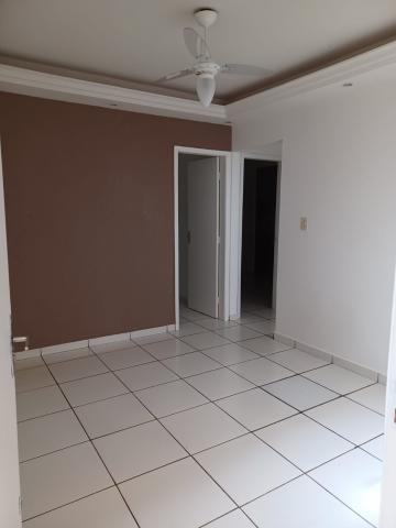 Alugar Apartamento / Padrão em Ribeirão Preto. apenas R$ 770,00