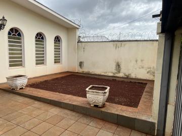 Alugar Casa / Padrão em Ribeirão Preto. apenas R$ 1.800,00