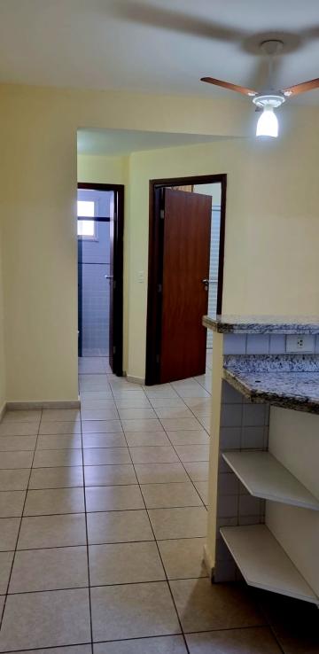 Alugar Apartamento / Padrão em Ribeirão Preto. apenas R$ 720,00