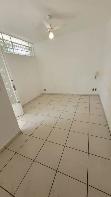 Alugar Casa / Padrão em Ribeirão Preto. apenas R$ 1.950,00