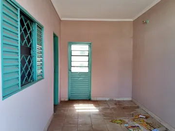 Alugar Casa / Padrão em Ribeirão Preto. apenas R$ 700,00