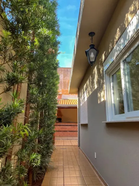 Alugar Casa / Padrão em Ribeirão Preto. apenas R$ 545.000,00