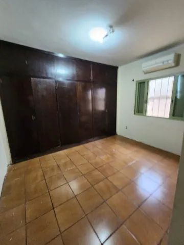 Casa térrea de uso misto, Bairro Jd. Independência, (Zona Leste), Ribeirão Preto SP.